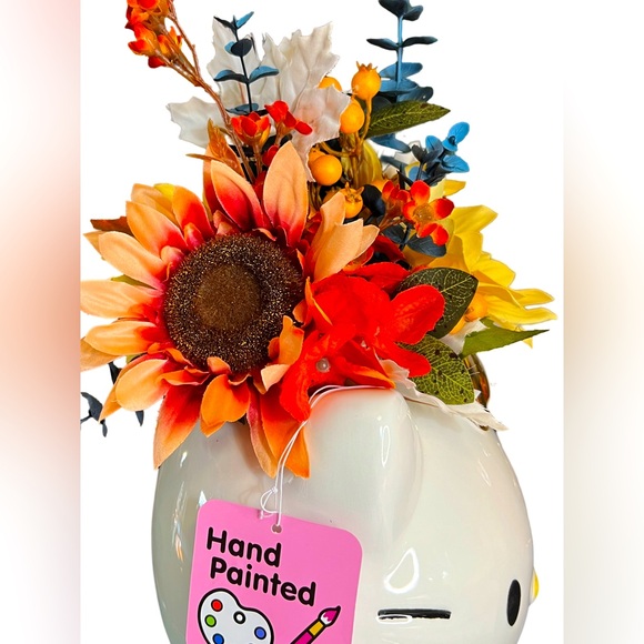 Hello Kitty Clearance Price is firm! Silk Floral Centerpiece Ceramic Planter - Picture 4 of 12